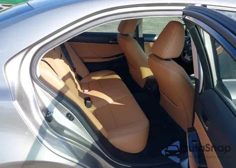 2019 Lexus Is 300 z USA, uszkodzony, nr VIN JTHBA1D26K5100793